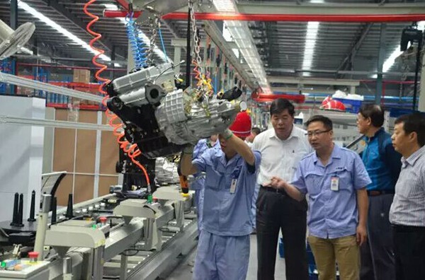 國務院參事胡本鋼蒞臨鑫源汽車視察調研